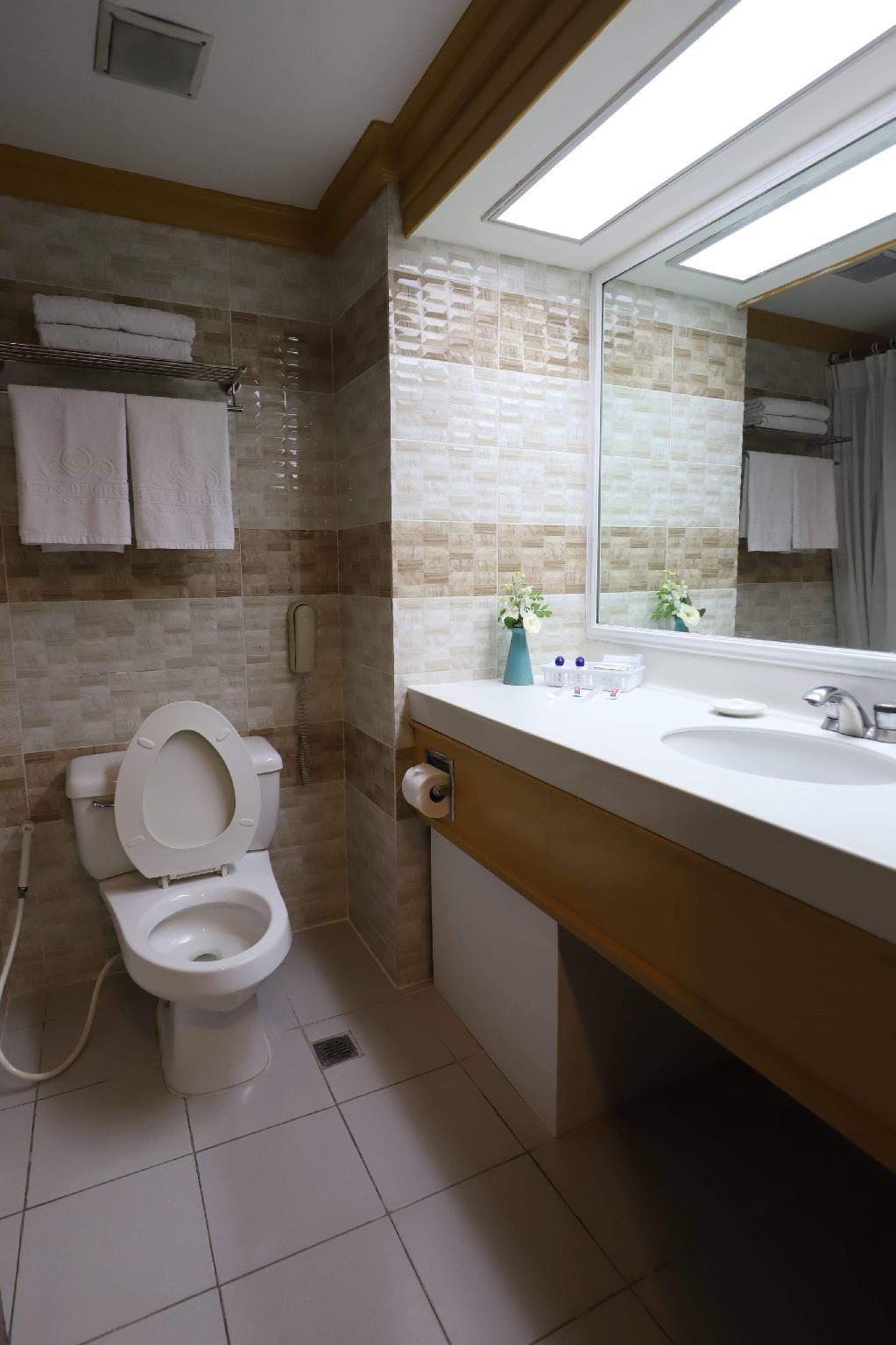 Tiara Oriental Hotel Makati City Luaran gambar