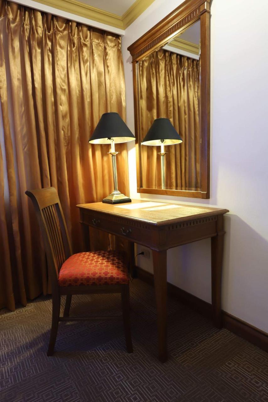 Tiara Oriental Hotel Makati City Luaran gambar