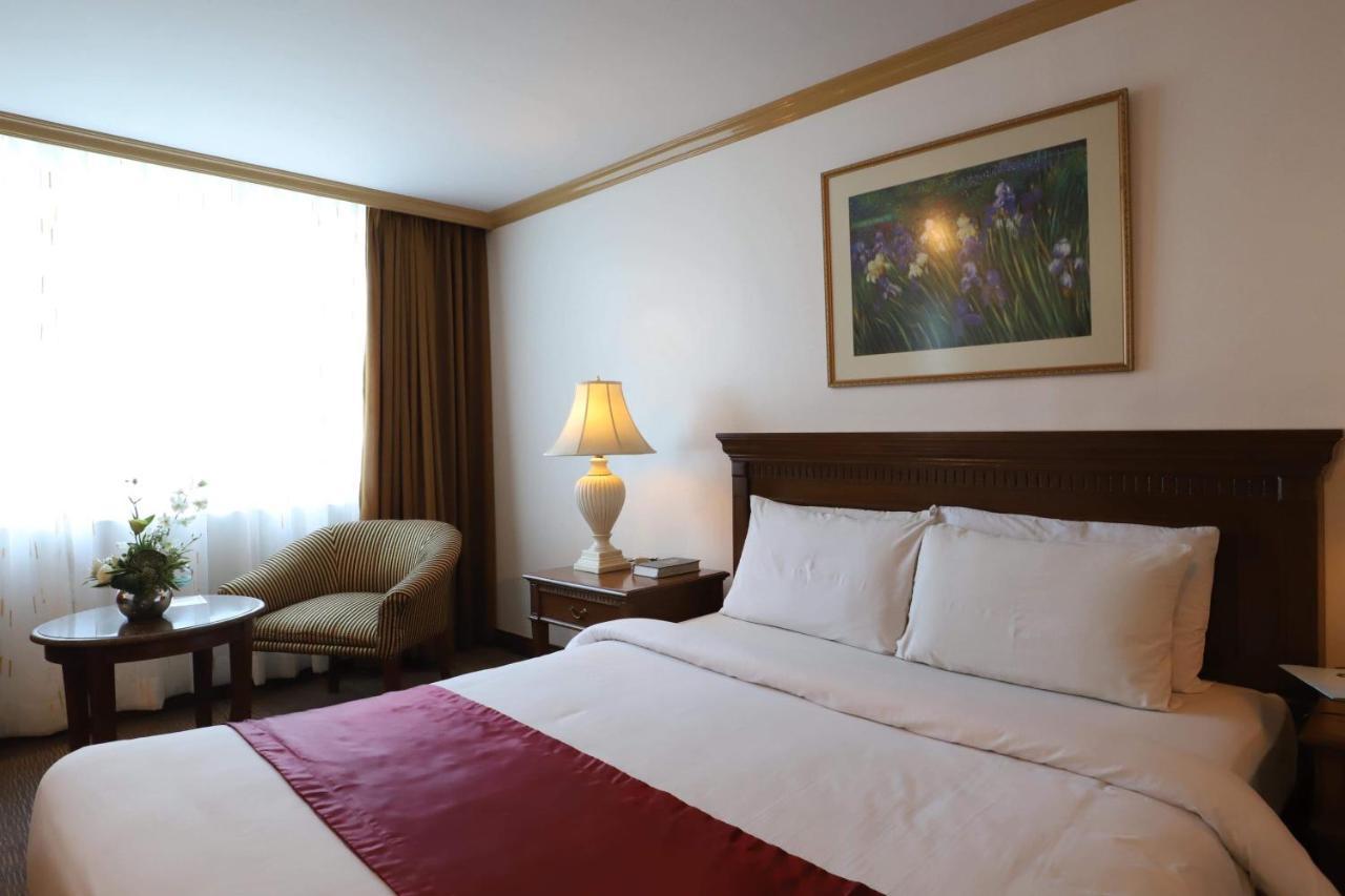 Tiara Oriental Hotel Makati City Luaran gambar